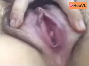 Người tình show cận cảnh bướm đang thở